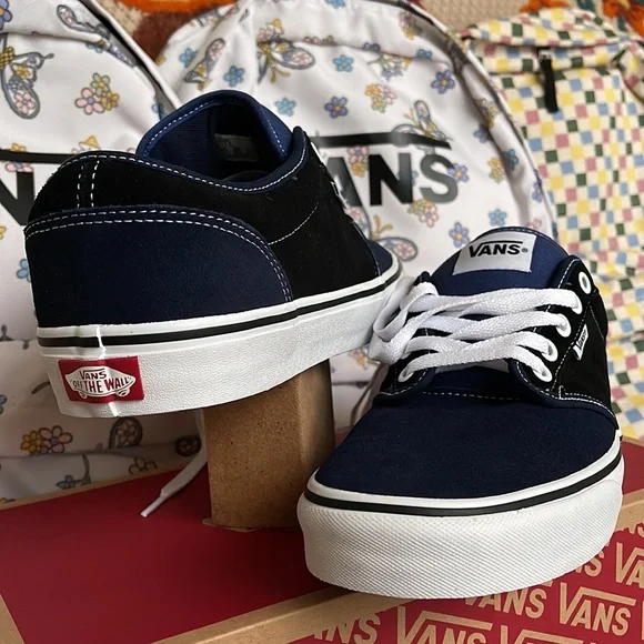 Vans Men’s Atwood
Retro Suede Dress Blues
VN000TUYLKZ Sneakers - Picture 10 of 16